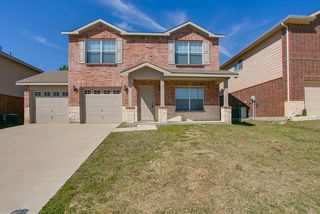 552 Crystal Springs Drive, Fort Worth, TX 76108