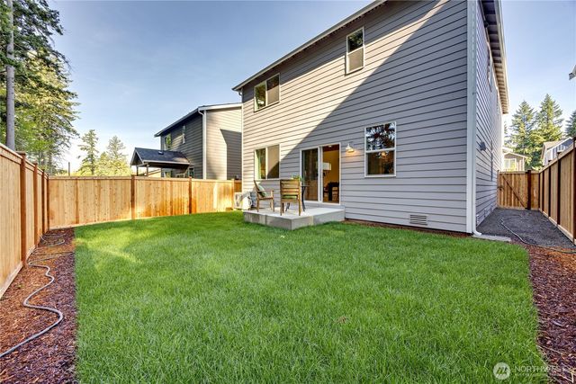 266 NE Shadowhawk Lane, Bremerton, WA 98311