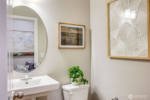 266 NE Shadowhawk Lane, Bremerton, WA 98311