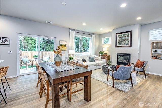 266 NE Shadowhawk Lane, Bremerton, WA 98311