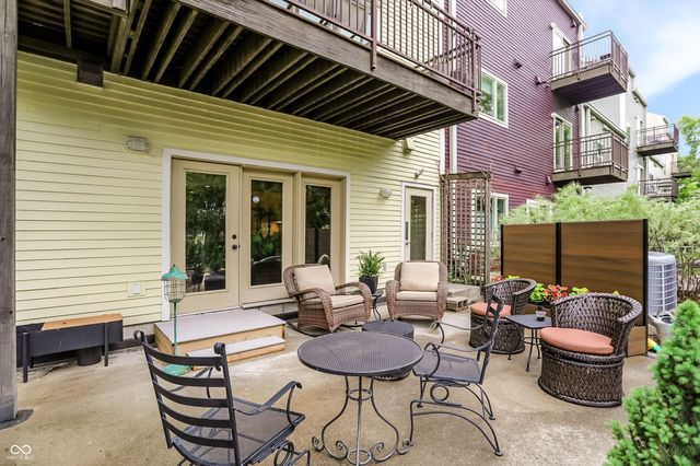1030 Jackson Street, Columbus, IN 47201