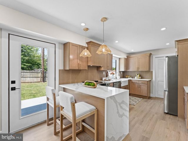 135 MIDDLEBURY LN, Willingboro, NJ 08046