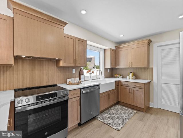 135 MIDDLEBURY LN, Willingboro, NJ 08046