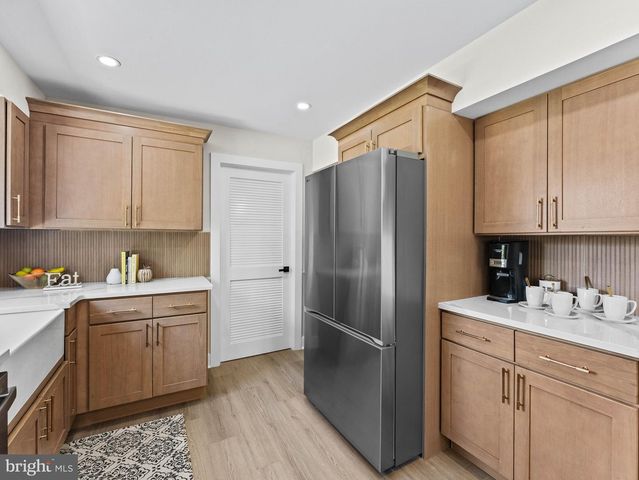 135 MIDDLEBURY LN, Willingboro, NJ 08046