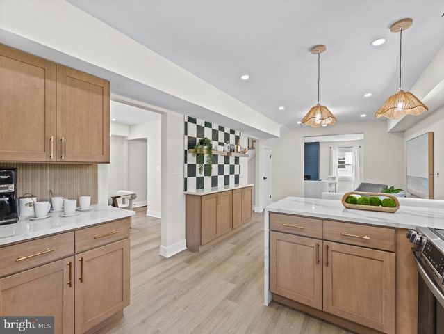 135 MIDDLEBURY LN, Willingboro, NJ 08046
