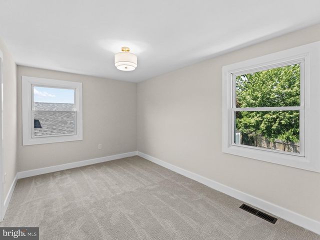 135 MIDDLEBURY LN, Willingboro, NJ 08046