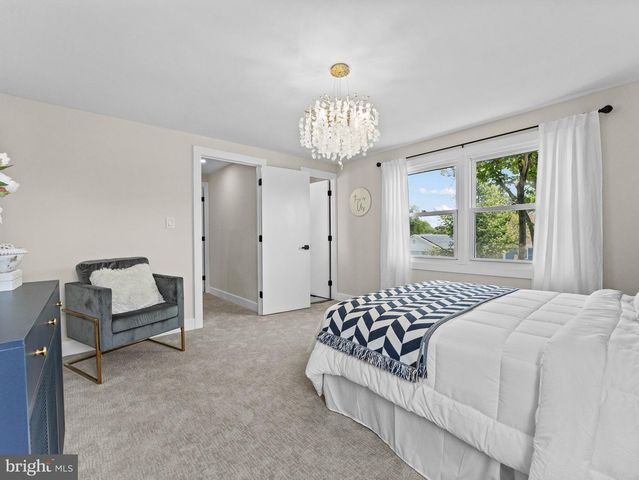 135 MIDDLEBURY LN, Willingboro, NJ 08046