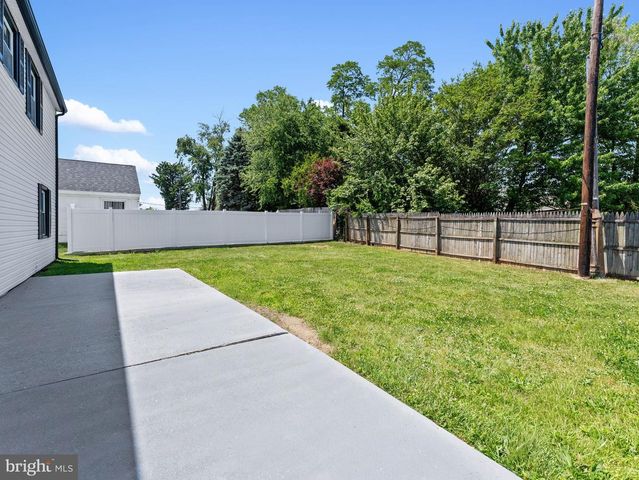 135 MIDDLEBURY LN, Willingboro, NJ 08046