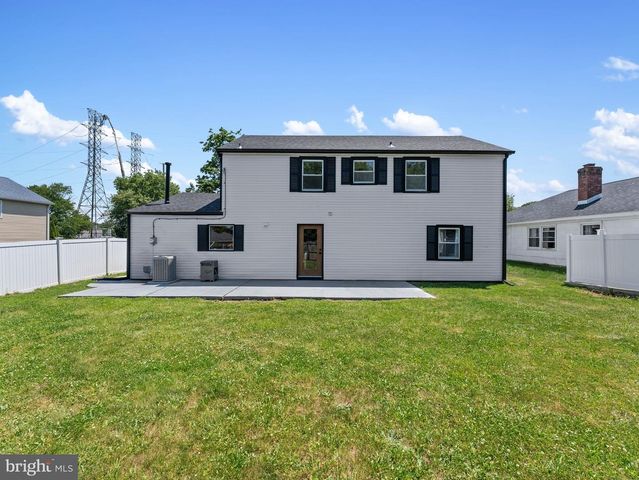 135 MIDDLEBURY LN, Willingboro, NJ 08046