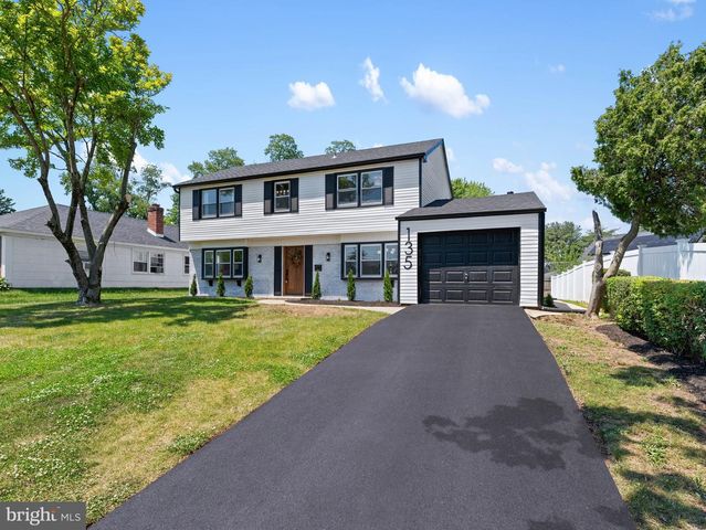 135 MIDDLEBURY LN, Willingboro, NJ 08046