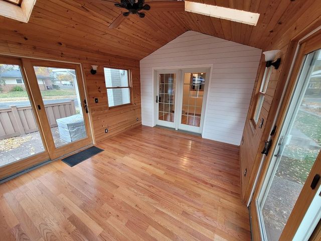 10 Logan Avenue E, West Saint Paul, MN 55118