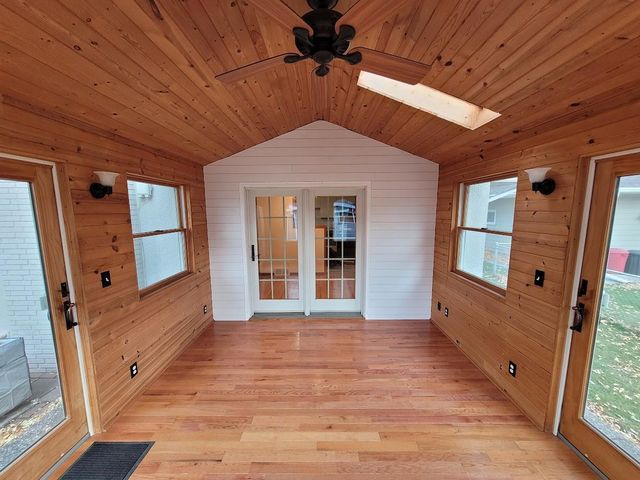 10 Logan Avenue E, West Saint Paul, MN 55118