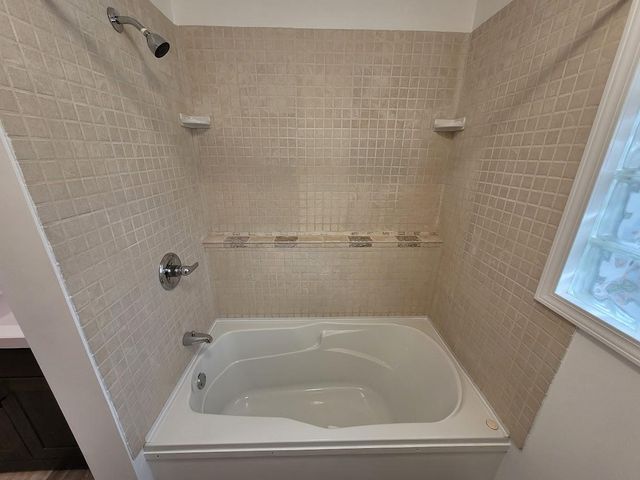 10 Logan Avenue E, West Saint Paul, MN 55118