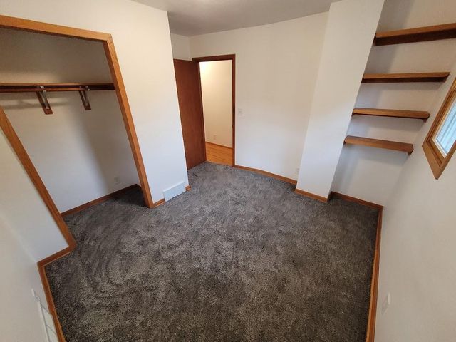 10 Logan Avenue E, West Saint Paul, MN 55118