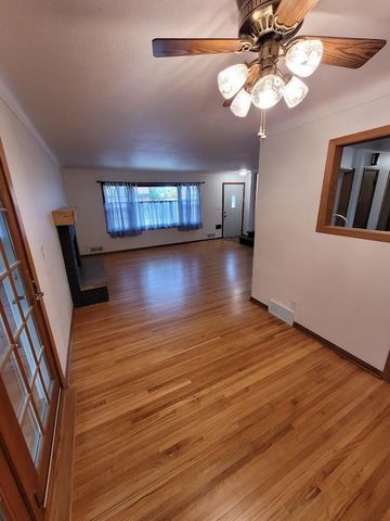 10 Logan Avenue E, West Saint Paul, MN 55118