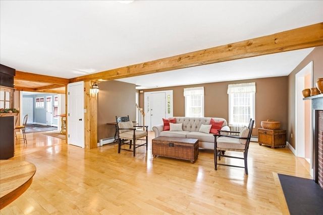 196 Hudson St, Halifax, MA 02338
