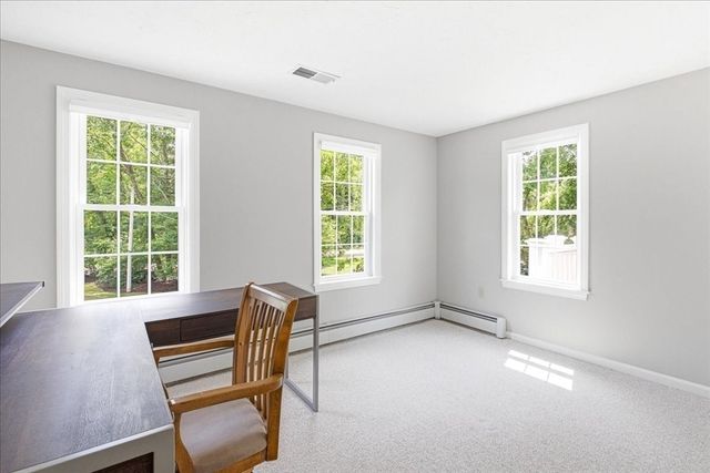 196 Hudson St, Halifax, MA 02338