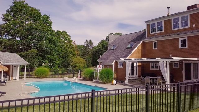196 Hudson St, Halifax, MA 02338