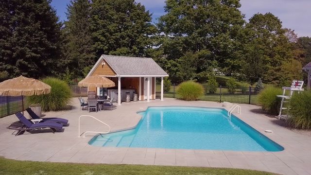 196 Hudson St, Halifax, MA 02338