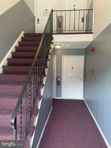 102-C HAMPTON XING, Southampton, PA 18966