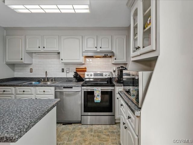 8507 Spruce Pine Dr, North Chesterfield, VA 23235