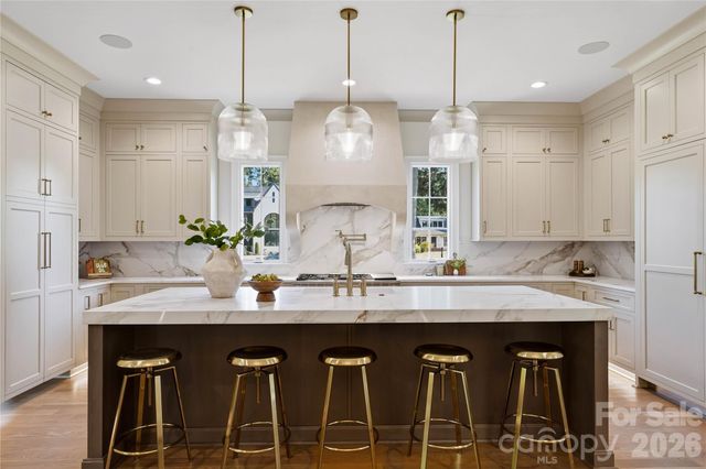 617 Shelton Street, Charlotte, NC 28270