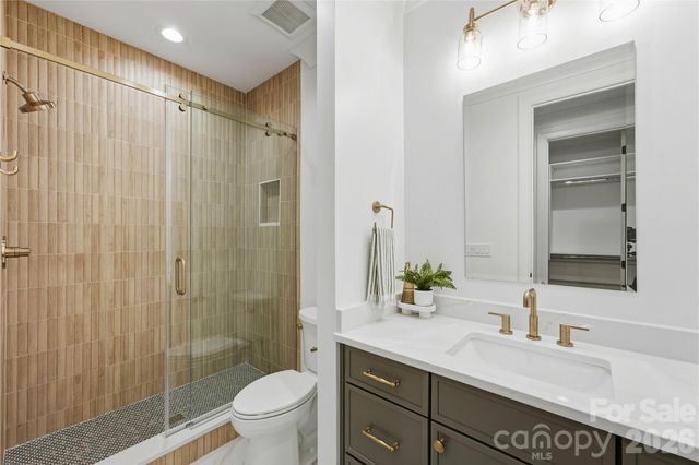 617 Shelton Street, Charlotte, NC 28270