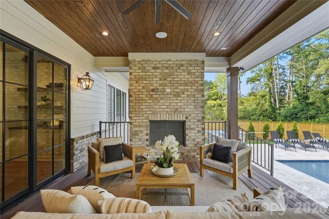 617 Shelton Street, Charlotte, NC 28270