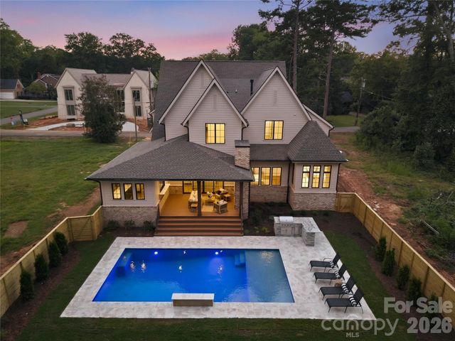 617 Shelton Street, Charlotte, NC 28270