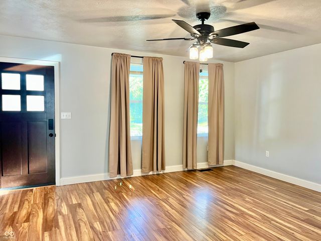 1123 Washington Street, Hope, IN 47246