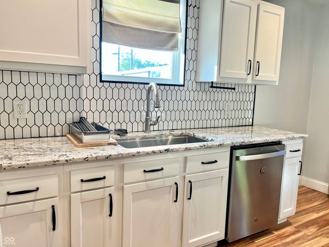 1123 Washington Street, Hope, IN 47246