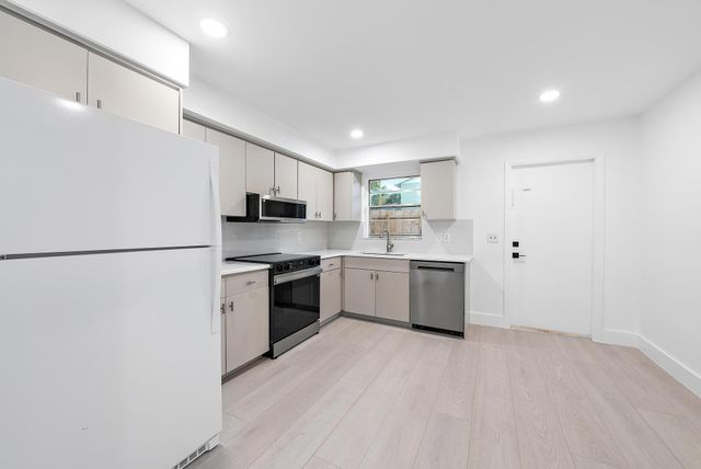 1930 Service Road, North Palm Beach, FL 33408