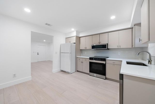 1930 Service Road, North Palm Beach, FL 33408