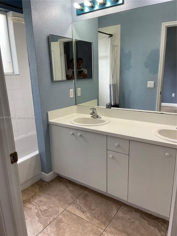 8500 SW 150th Ave 3, Miami, FL 33193