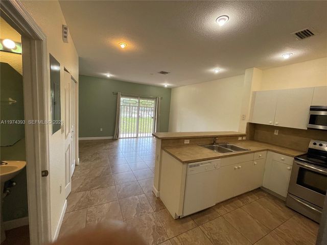 8500 SW 150th Ave 3, Miami, FL 33193