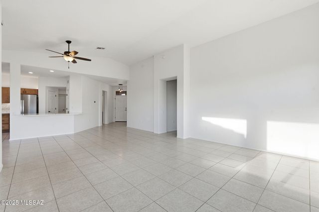 4751 S Longmore Drive, Green Valley, AZ 85622