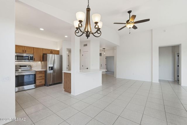 4751 S Longmore Drive, Green Valley, AZ 85622