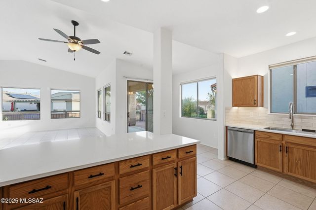 4751 S Longmore Drive, Green Valley, AZ 85622