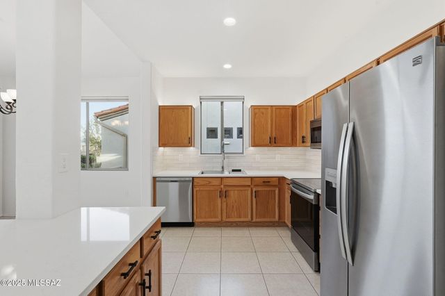 4751 S Longmore Drive, Green Valley, AZ 85622