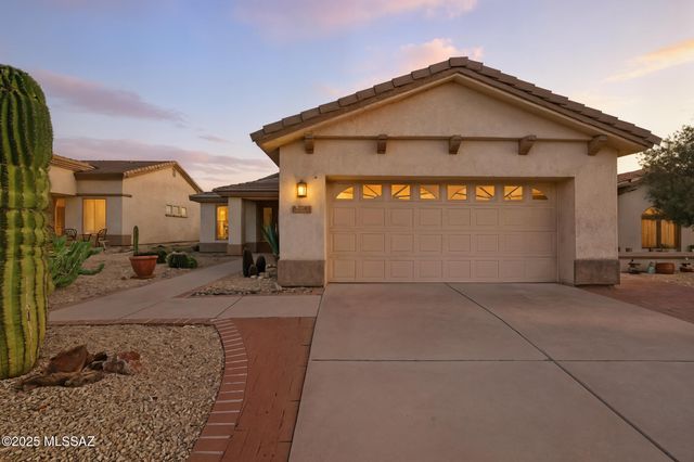 4751 S Longmore Drive, Green Valley, AZ 85622