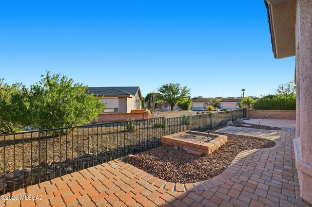 4751 S Longmore Drive, Green Valley, AZ 85622