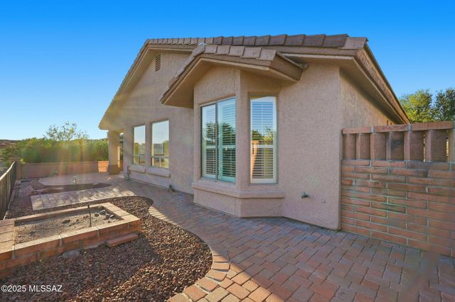 4751 S Longmore Drive, Green Valley, AZ 85622