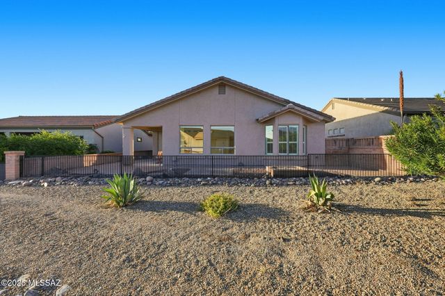 4751 S Longmore Drive, Green Valley, AZ 85622
