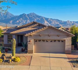 4751 S Longmore Drive, Green Valley, AZ 85622