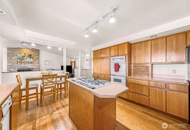 8059 Comox Road, Blaine, WA 98230