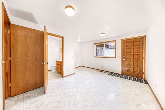 8059 Comox Road, Blaine, WA 98230