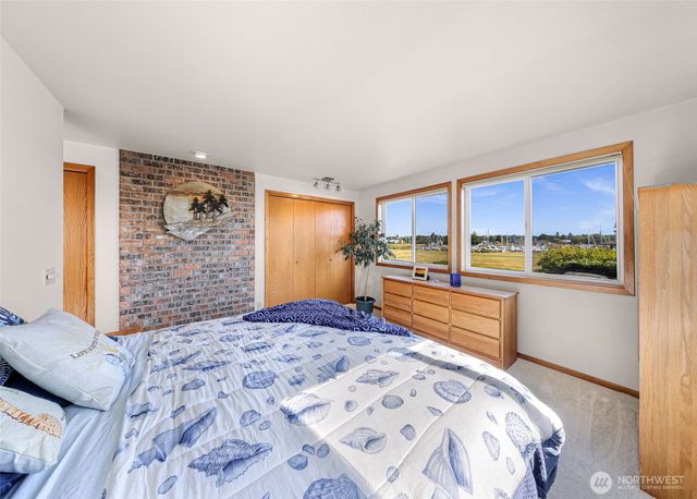 8059 Comox Road, Blaine, WA 98230