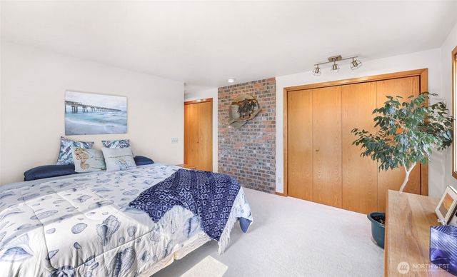 8059 Comox Road, Blaine, WA 98230