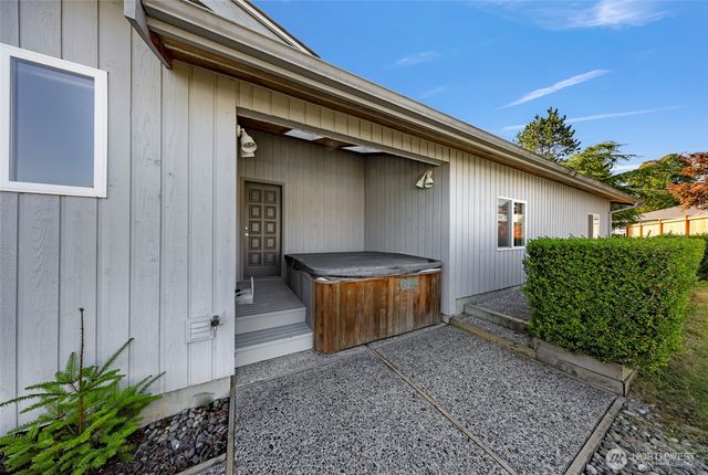 8059 Comox Road, Blaine, WA 98230