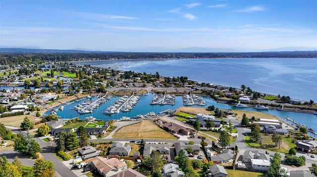 8059 Comox Road, Blaine, WA 98230